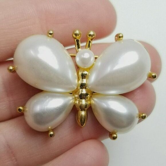 Vintage Butterfly Brooch, Faux Pearl Cabochon and Gold Tone Setting, Estate - Picture 1 of 6
